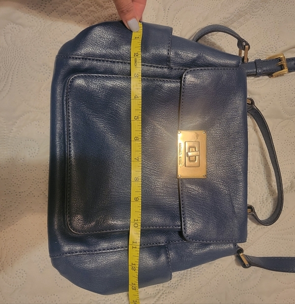Michael Kors Turn Lock Pebbled Leather Sloan Navy Blue Bag EUC Career Neutral - Picture 8 of 11